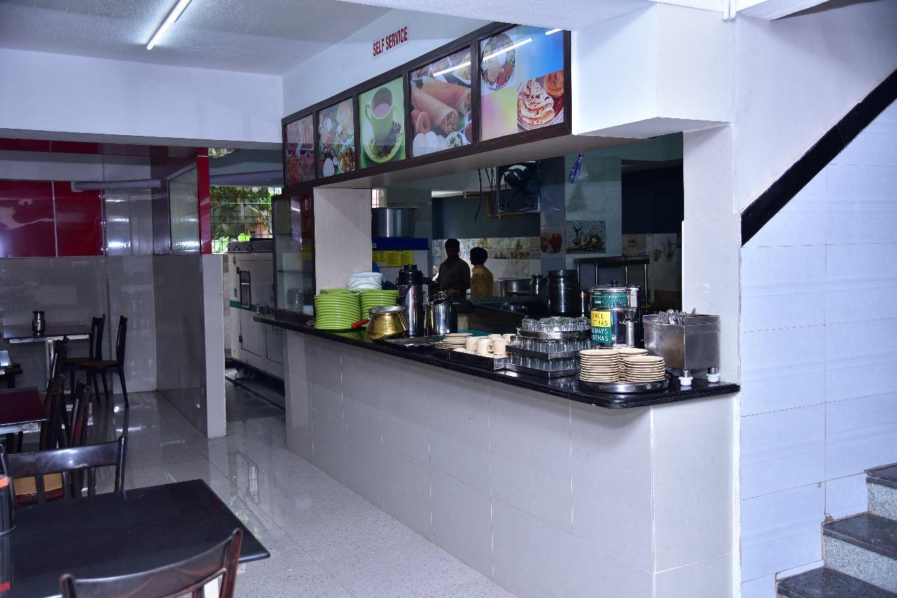Iroomz Dwaraka Residency Bellary Buitenkant foto