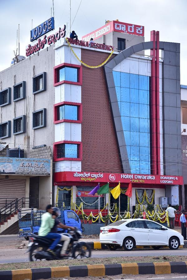 Iroomz Dwaraka Residency Bellary Buitenkant foto