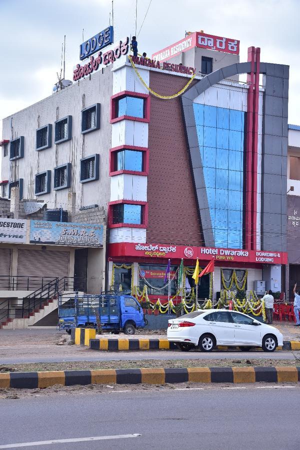 Iroomz Dwaraka Residency Bellary Buitenkant foto
