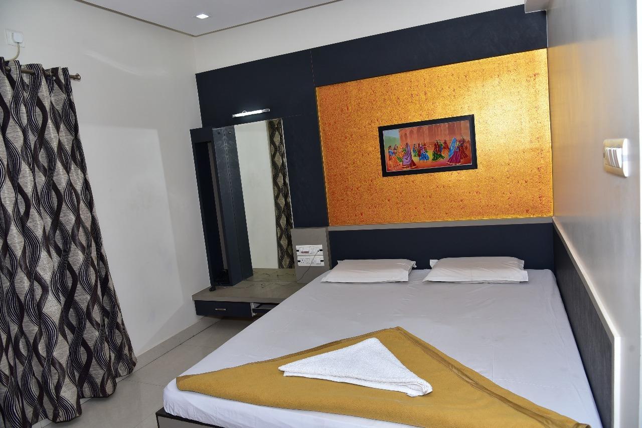 Iroomz Dwaraka Residency Bellary Buitenkant foto