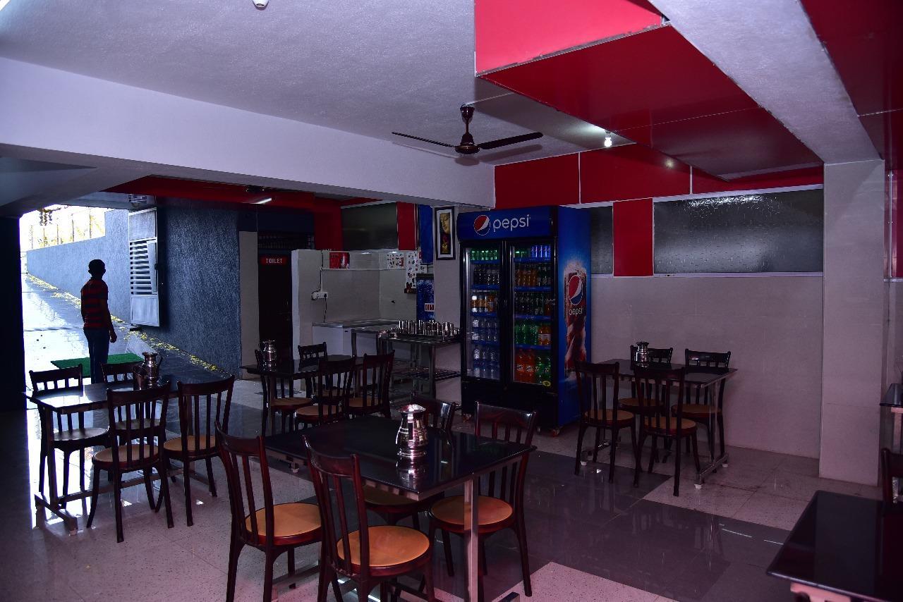 Iroomz Dwaraka Residency Bellary Buitenkant foto
